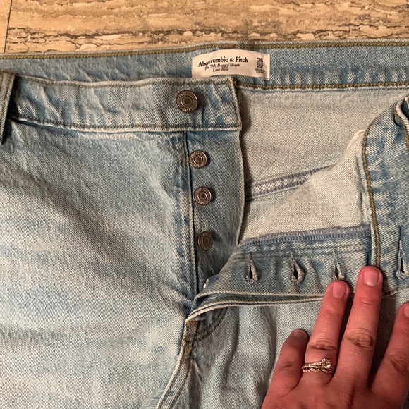 90’s Baggy Jean Short - Picture 3 of 3